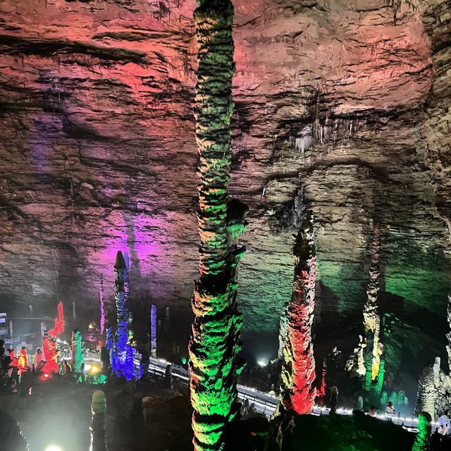 Huanglong cave