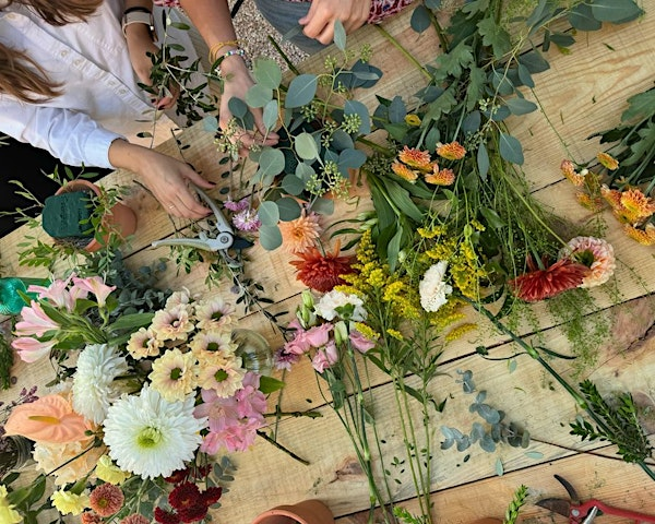 Build-A-Centrepiece Workshop | Kelly's Flower Shoppe