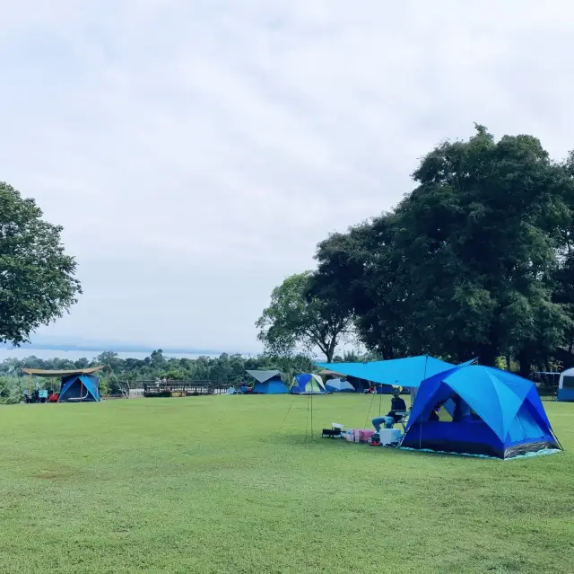 ลานกางเต็นท์วิวธรรมชาติ