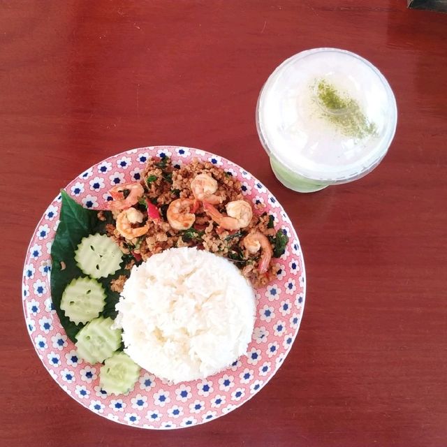 Lamhom Cafe คาเฟ่สายแฟแห่งสุพรรณบุรี🍰🥤