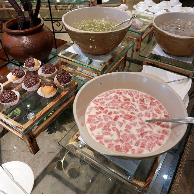 Lunch Buffet at 'The Cafe', Cambridge Hotel