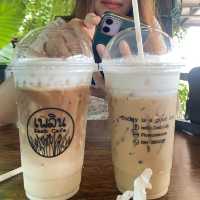 เพลิน Zaab Cafe ชิคๆ
