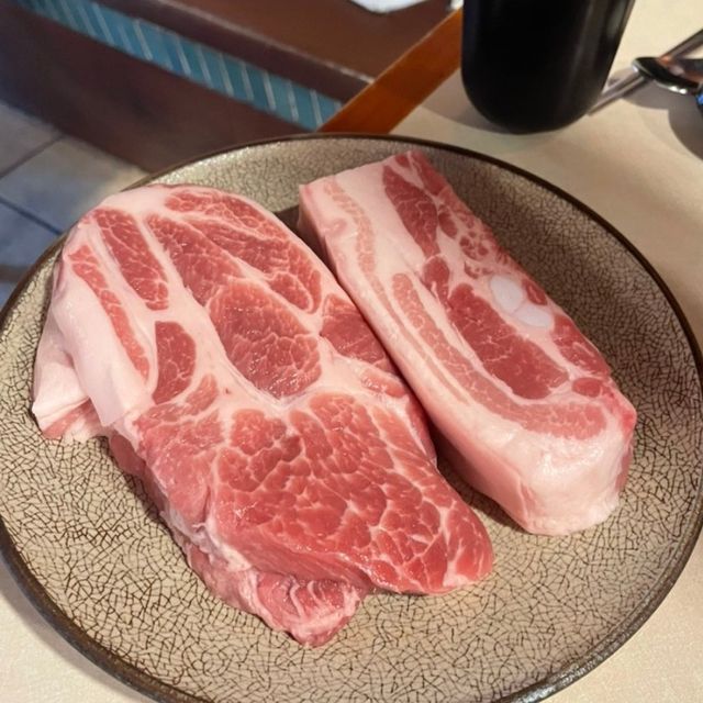 웨이팅 1시간 기본! 신사 고기 맛집 꿉당