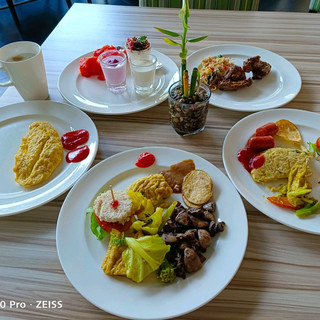 【峇里島吃到飽】峇里島伍拉賴機場希爾頓花園飯店早餐