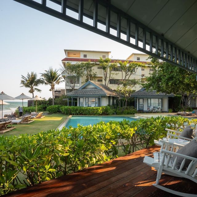 DEVASOM HUA HIN RESORT รุ่งสางทะเลตะวันออก