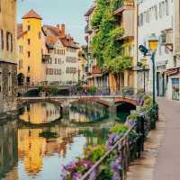 MORNING STROLL in the Old Town Of Annecy