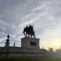 พระบรมราชานุสาวรีย์สมเด็จพระนเรศวรมหาราช