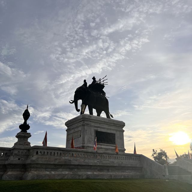 พระบรมราชานุสาวรีย์สมเด็จพระนเรศวรมหาราช