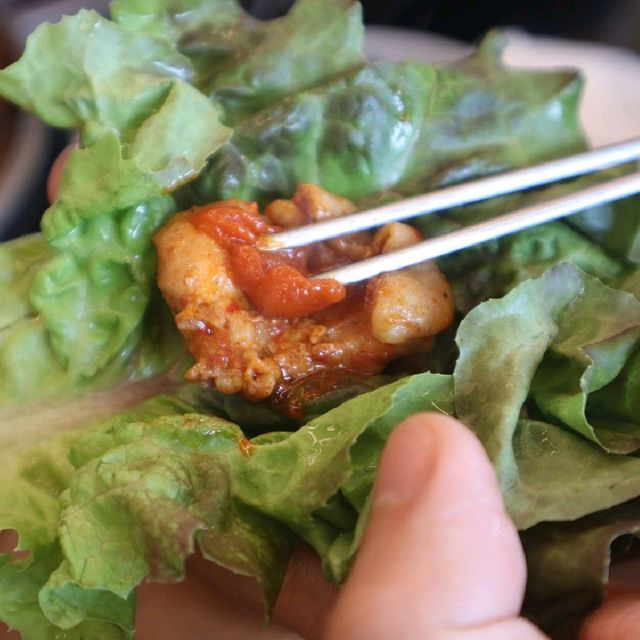 소문대로 맛집 인정 '통나무집 닭갈비'
