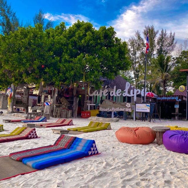 หาดพัทยา หลีเป๊ะ สตูล หาดสวย น้ำใส บรรยากาศดี หาดพัทยา หลีเป๊ะ สตูล หาดสวย น้ำใส บรรยากาศดี