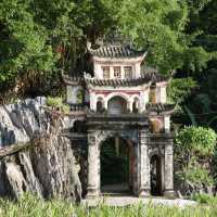 寧平必玩景點--碧洞古寺Chùa Bích Động