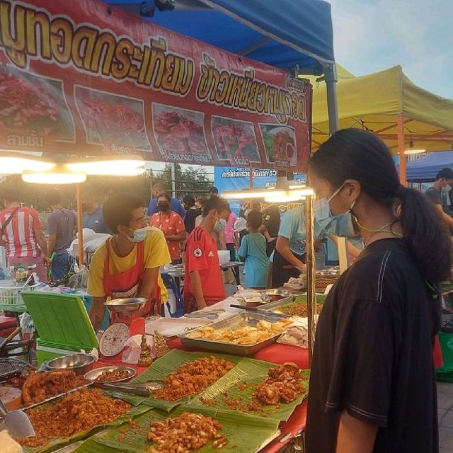 เดินทอดอารมณ์ตลาดริมน้ำ