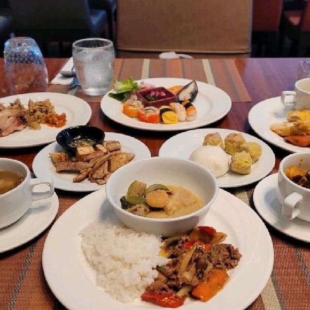 Delicious lunch buffet at Brasserie Silom