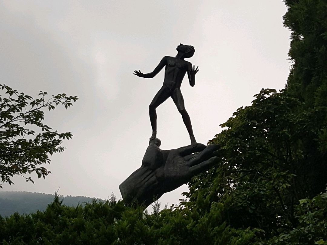 Art under rain or shine | Trip.com Hakone