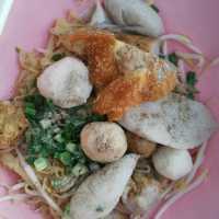 ลูกชิ้นปลารุ่งโรจน์ คลองเตย สุดยอดความอร่อย