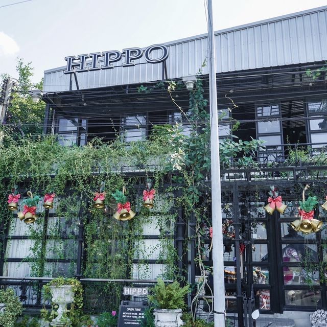Hippo Cafe & Restaurant 