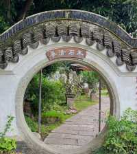 You will really miss out if you don't come to Zhan Garden during the May Day holiday.