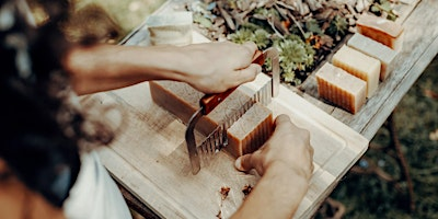 Atelier de Savon Infusé – L’Art du Soin Naturel Chez Jenni Tea | Jenni tea