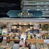 กินไปเรื่อย @JODD FAIRS