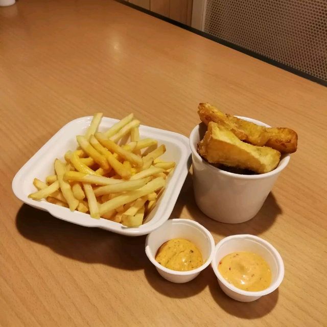 世一香港漢堡包店😁😗