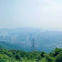 秋高氣爽，飛鵝山道，心曠神怡！