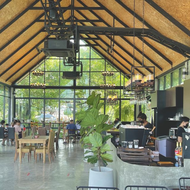 คาเฟ่ โดนใจ ใกล้ถนนสายเอเชีย ของสิงห์บุรี