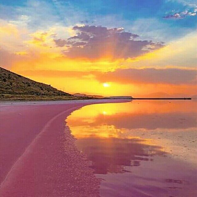 The pink lake of Iran or mars?