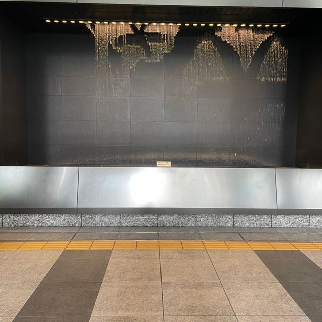 大阪駅　水の時計