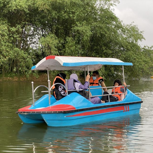Lets Explore the lake ! 💦