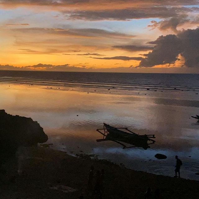 THOMAS BEACH : ULUWATU BALI