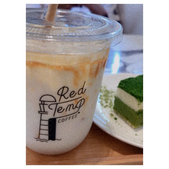 ชวนแฟนไปเดทที่ RedTemp Cafe บางแสน