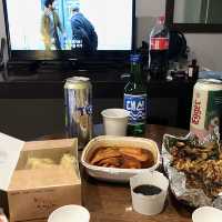 멀리가지 마세요, 숙소 주위에 다 있어!