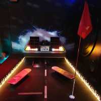 Fun indoor mini golf experience