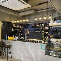 佐敦深藍色工業風cafe