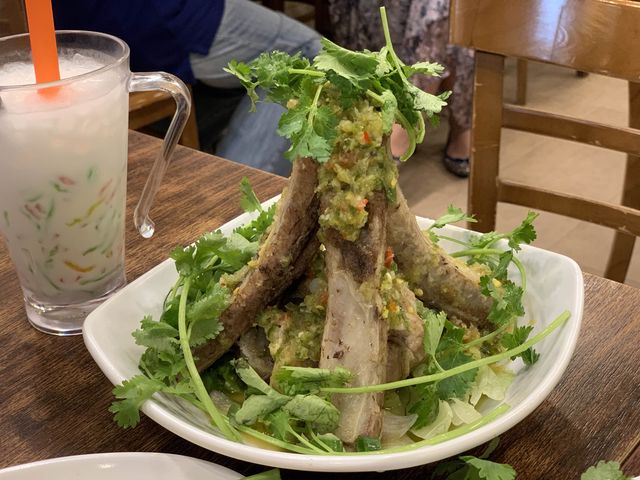 旺角CP值超高嘅泰菜 必試火山排骨😍