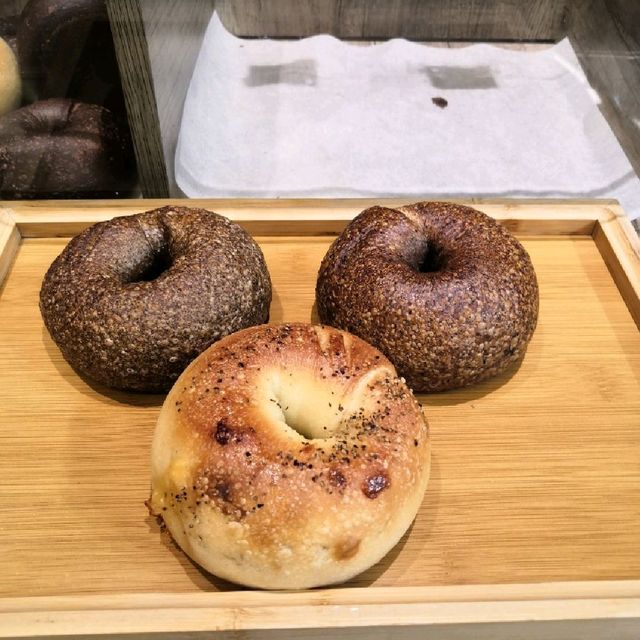 mikiki對面有貝果專門店「玖拾烘焙」