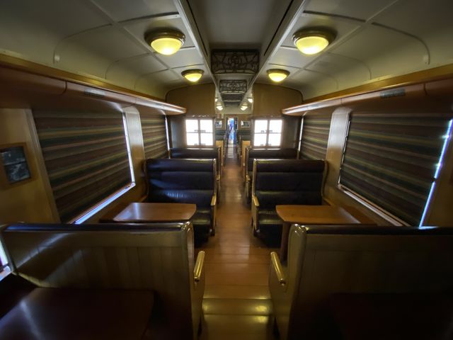 2024年3月頃運転終了。車齢100年越え。日本で最も古い現役の蒸気機関車がけん引する列車『SL人吉』車内