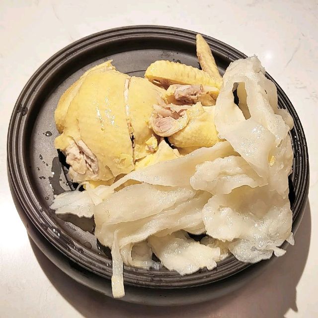 招牌花膠雞湯鍋