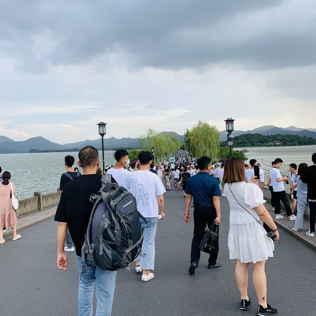 Walk around the West Lake