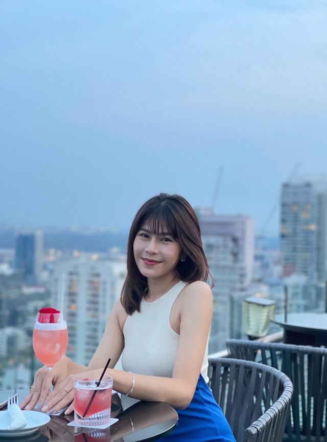Vanilla Sky Rooftop Bar 