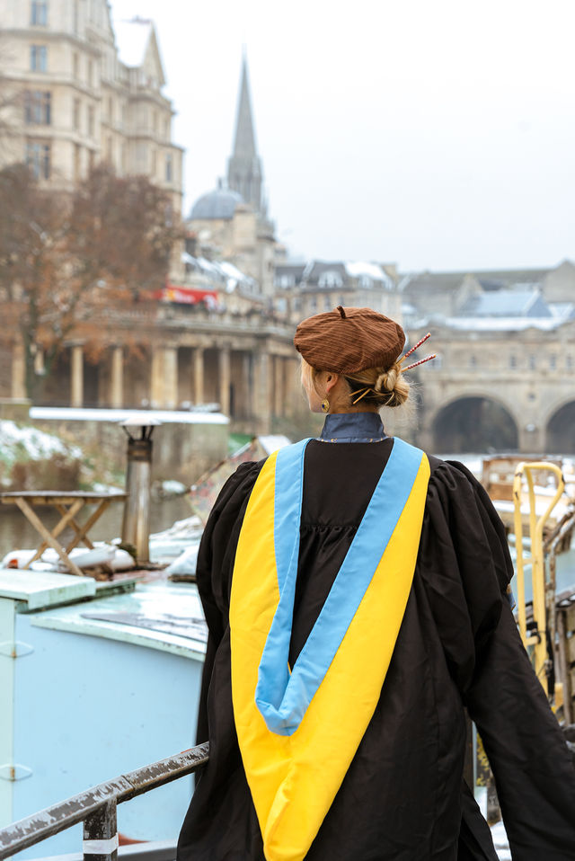 In Bath 🇬🇧, we graduated in the most beautiful snow-filled winter!