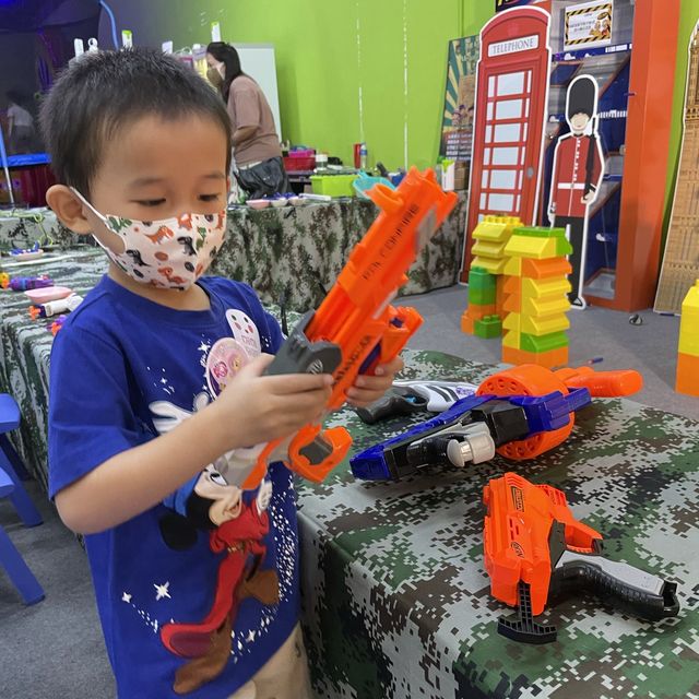 《親子叢林激光槍戰》