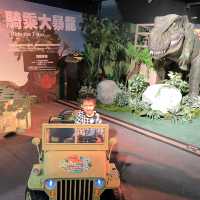 【 帶你走進侏羅紀恐龍樂園 】 