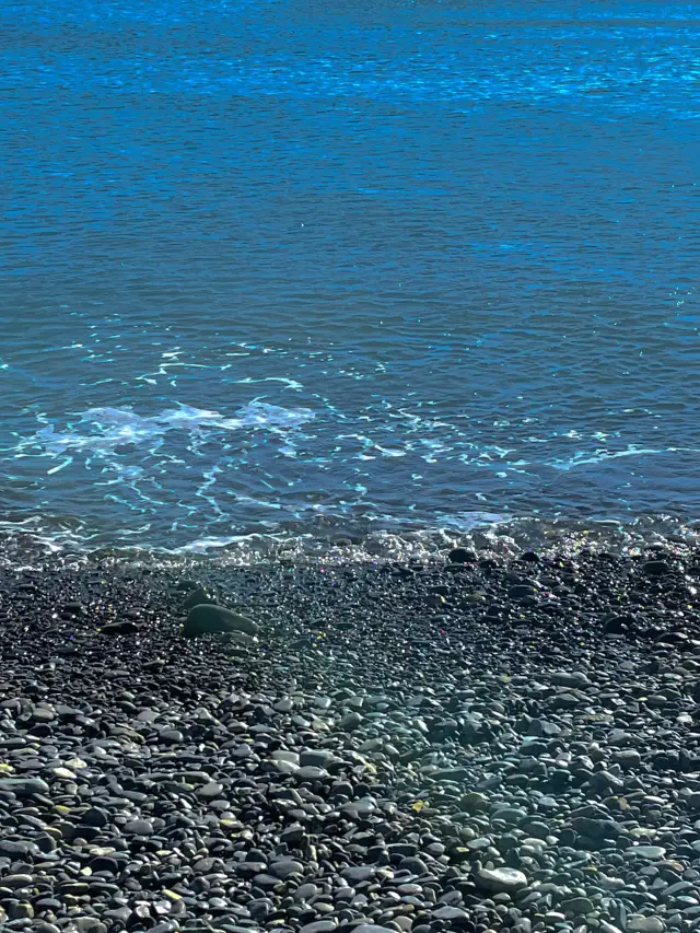 푸르른 거제의 ‘몽돌해수욕장’