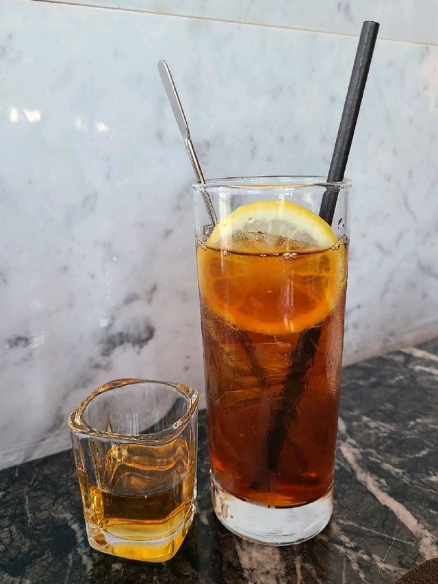 全港最高酒店享用生日下午茶