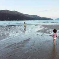 來一趟慢活之旅，於水清沙幼的沙灘放空