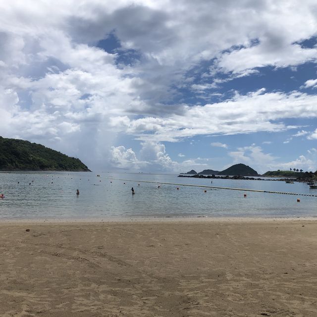 Clear Water Bay Second Beach- Interesting beach for beachgoers and swimmer