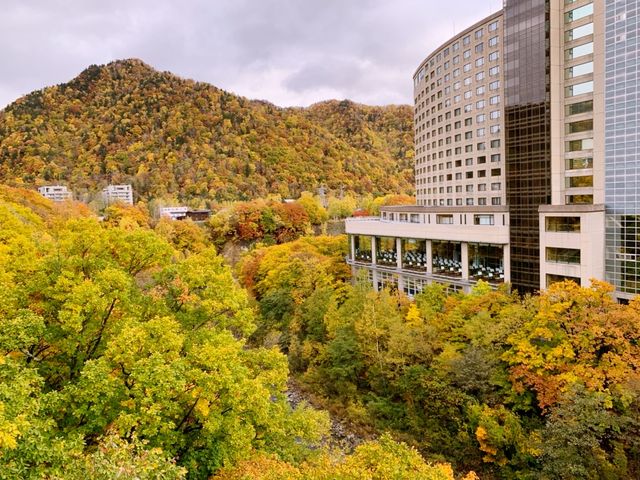 札幌の奥座敷　定山渓温泉　絶景の紅葉