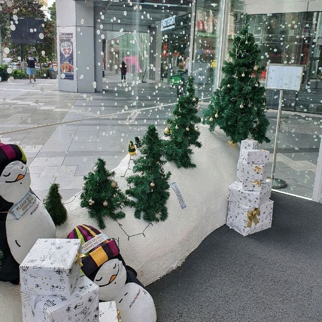 Giant Christmas Gift Box at Orchard Gateway