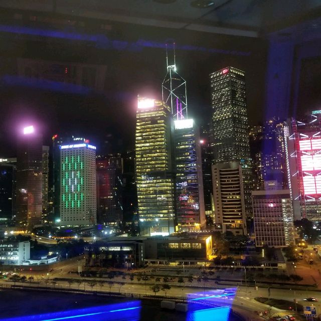 晚上的中環摩天輪
